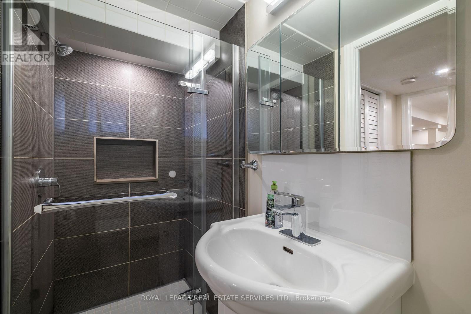 341 Armadale Avenue, Toronto, Ontario  M6S 3X5 - Photo 43 - W12842186