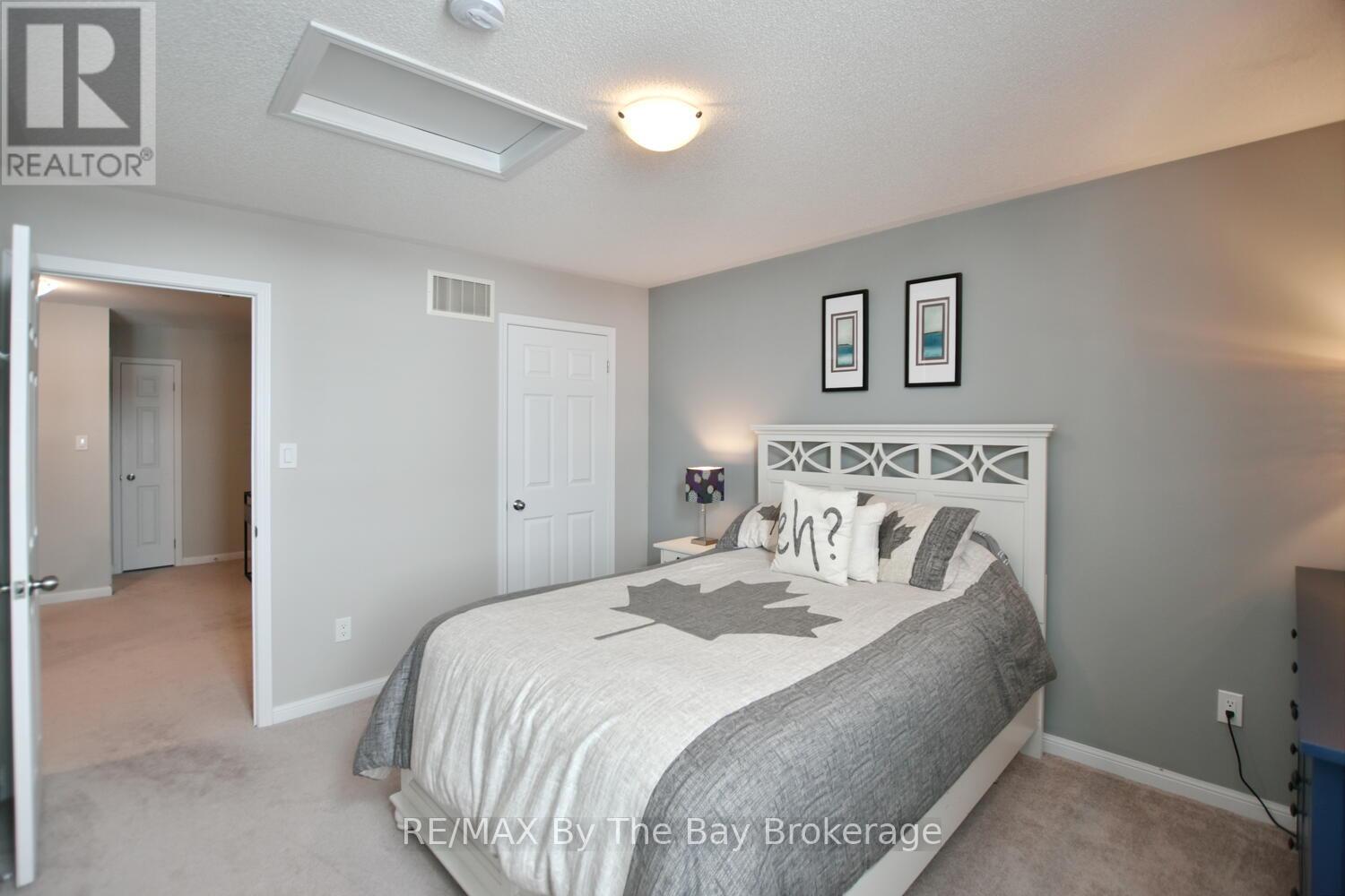 37 Berkshire Avenue, Wasaga Beach, Ontario  L9Z 0G3 - Photo 25 - S12842220