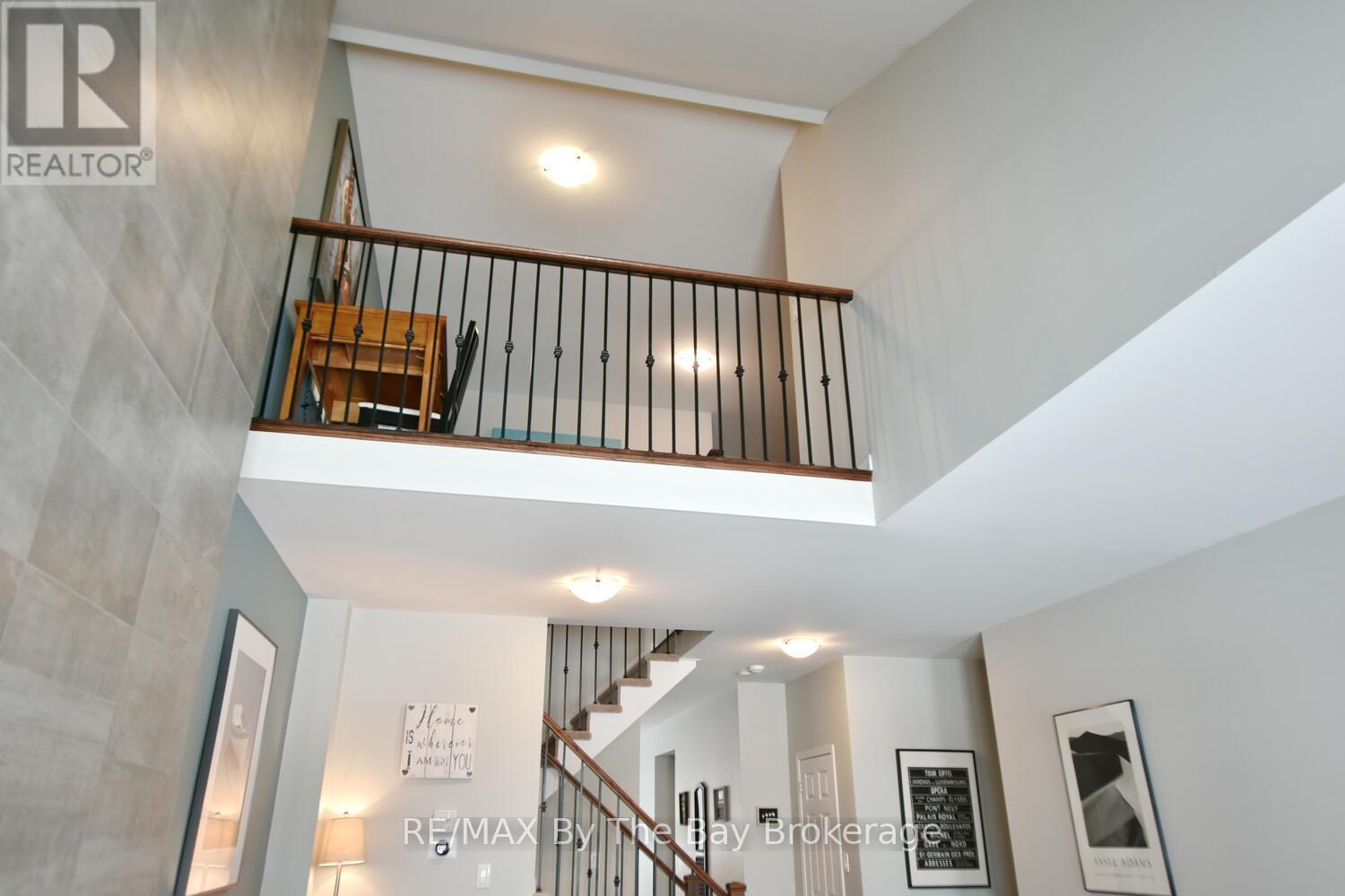 37 Berkshire Avenue, Wasaga Beach, Ontario  L9Z 0G3 - Photo 5 - S12842220