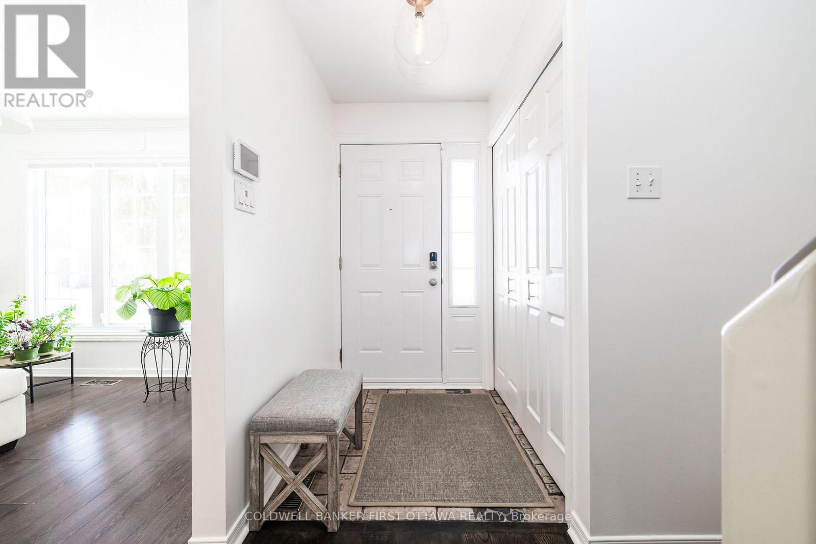 309 Kintyre Private, Ottawa, Ontario  K2C 3M6 - Photo 4 - X12842190