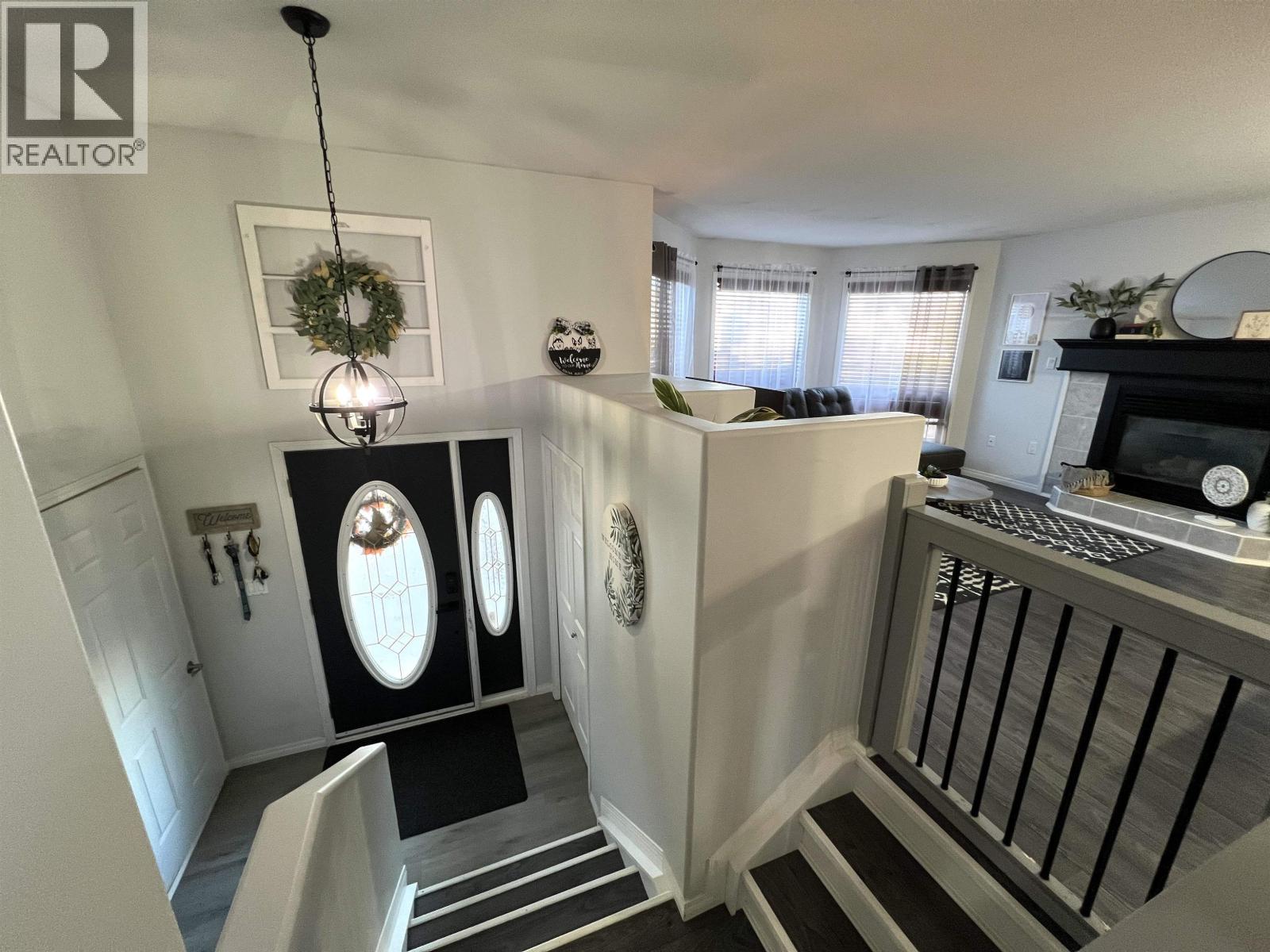 5516 W 57 Avenue, Fort Nelson, British Columbia  V0C 1R0 - Photo 2 - R3062478