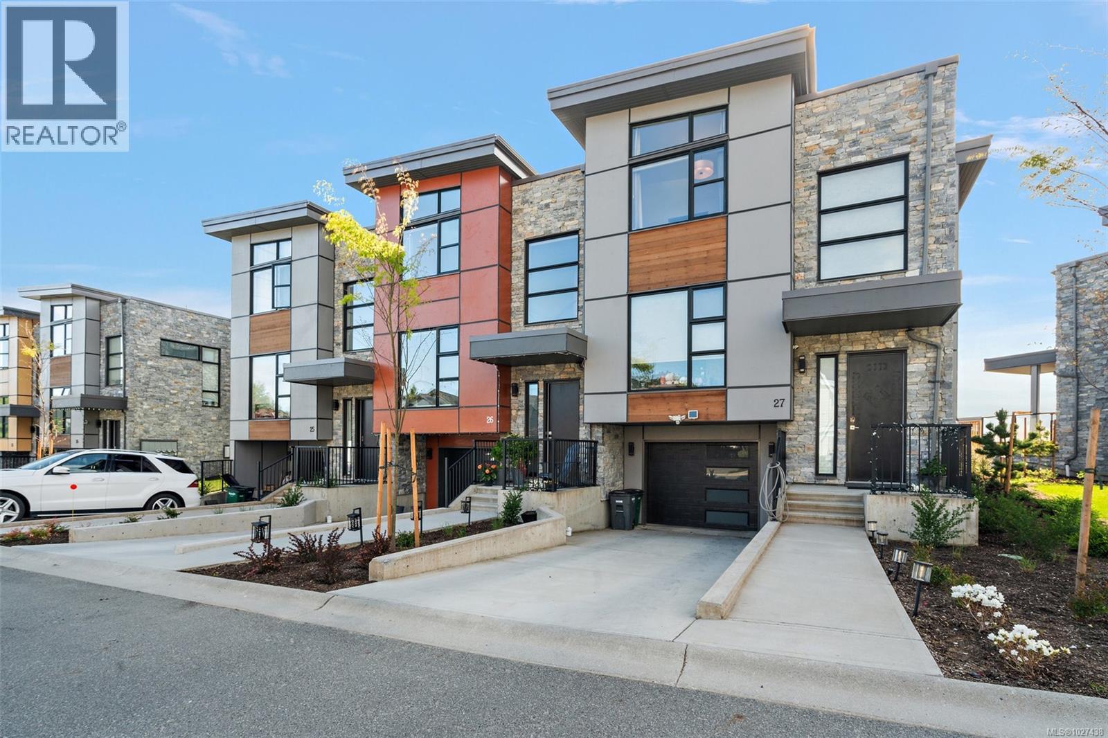 26 4253 Dieppe Rd, Saanich, British Columbia  V8X 2N2 - Photo 4 - 1027438