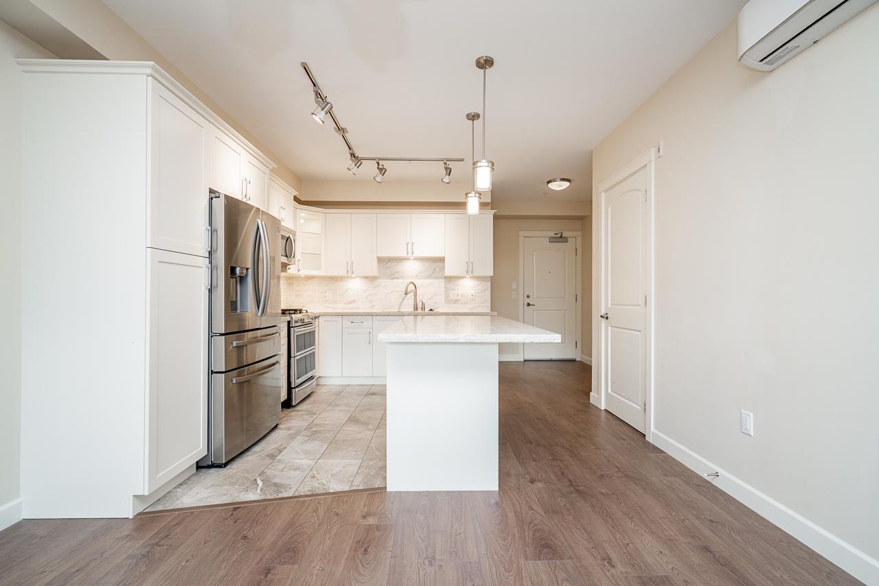 210 14588 Mcdougall Drive, White Rock, British Columbia  V4P 0H1 - Photo 6 - R3094278