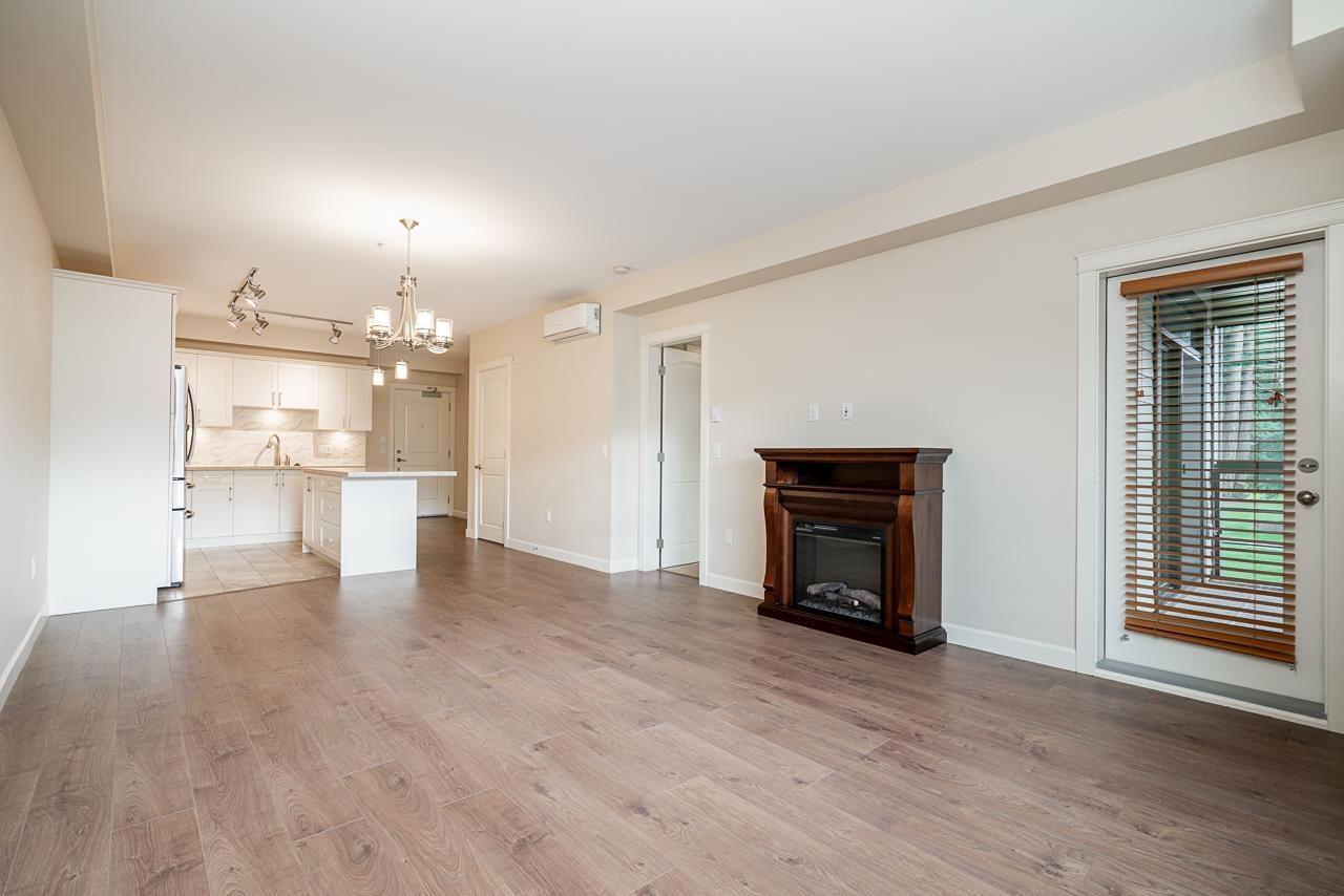 210 14588 Mcdougall Drive, White Rock, British Columbia  V4P 0H1 - Photo 9 - R3094278