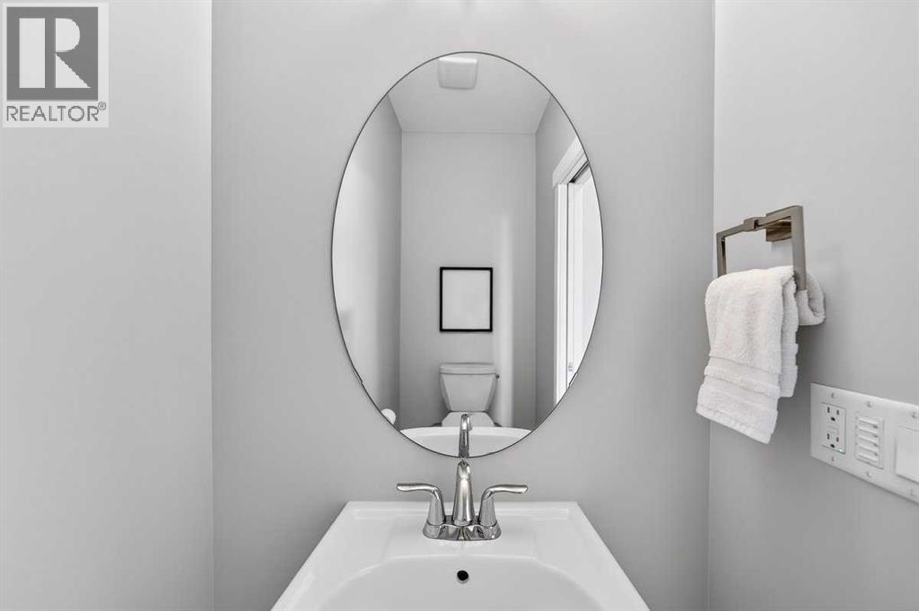 23 Willow Park Point, Cochrane, Alberta  T4C 2V3 - Photo 5 - A2290338