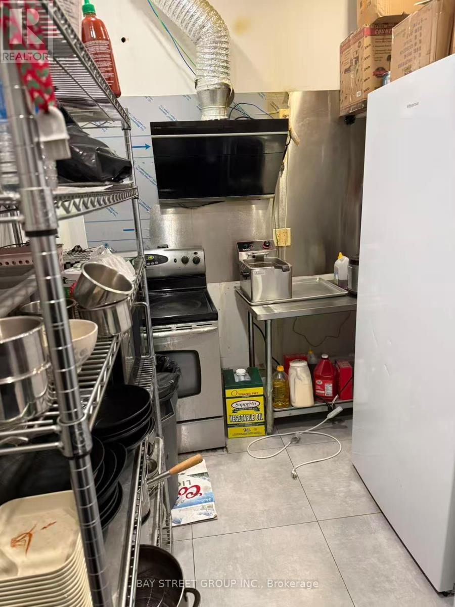 405 Dundas Street W, Toronto, Ontario M5T 1G6 - Photo 14 - C12842210