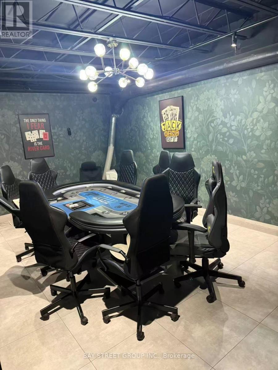 405 Dundas Street W, Toronto, Ontario M5T 1G6 - Photo 5 - C12842210