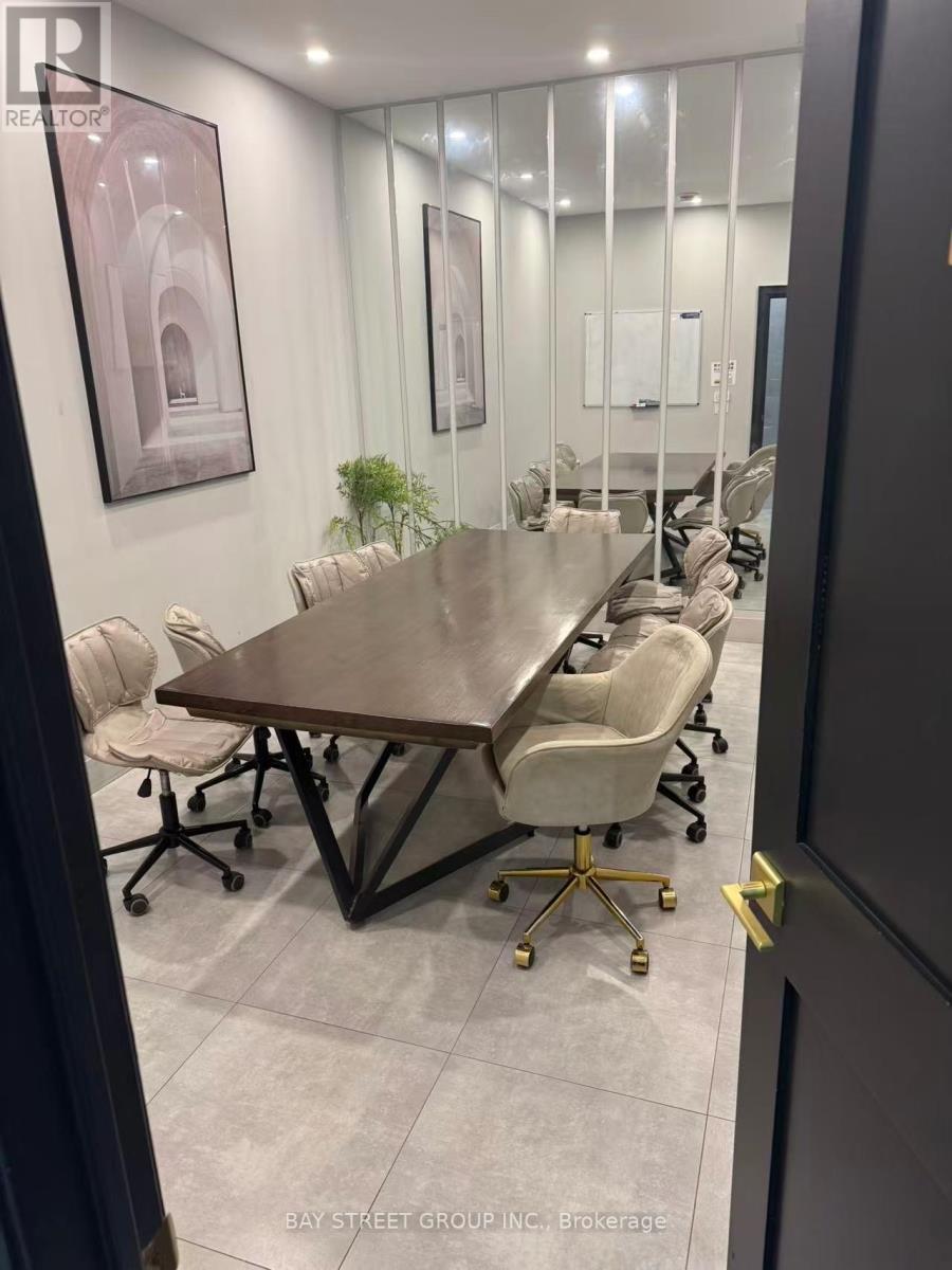 405 Dundas Street W, Toronto, Ontario M5T 1G6 - Photo 6 - C12842210