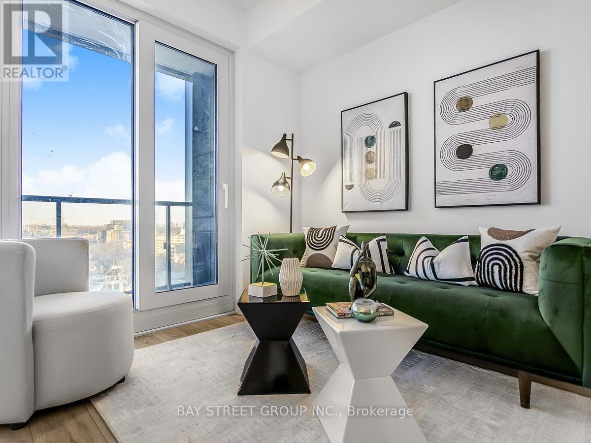 1910 - 2020 Bathurst Street, Toronto, Ontario M5P 0A6 - Photo 3 - C12842222