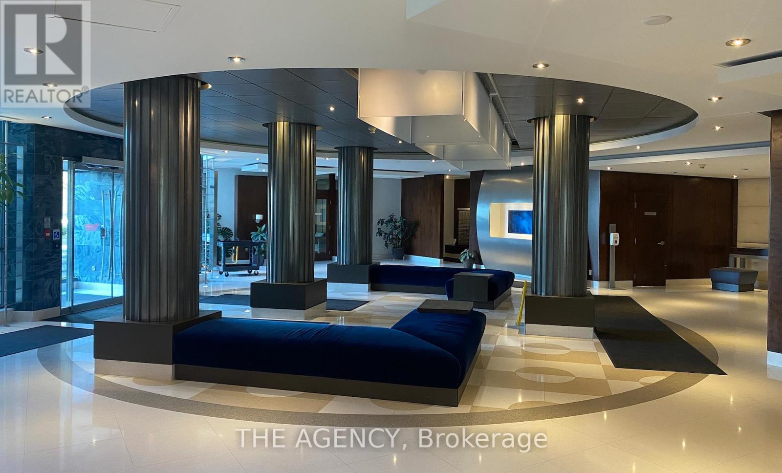 605 - 410 Queens Quay W, Toronto, Ontario  M5V 3T1 - Photo 1 - C12842228