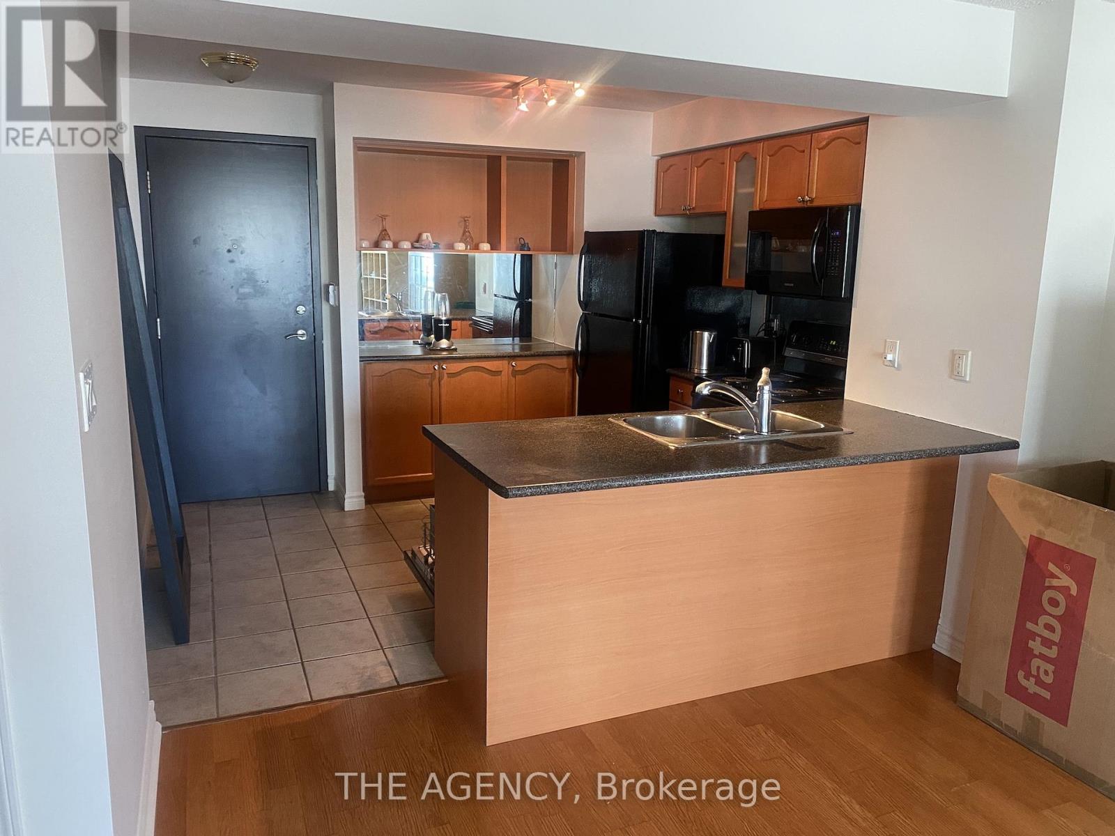 605 - 410 Queens Quay W, Toronto, Ontario  M5V 3T1 - Photo 11 - C12842228