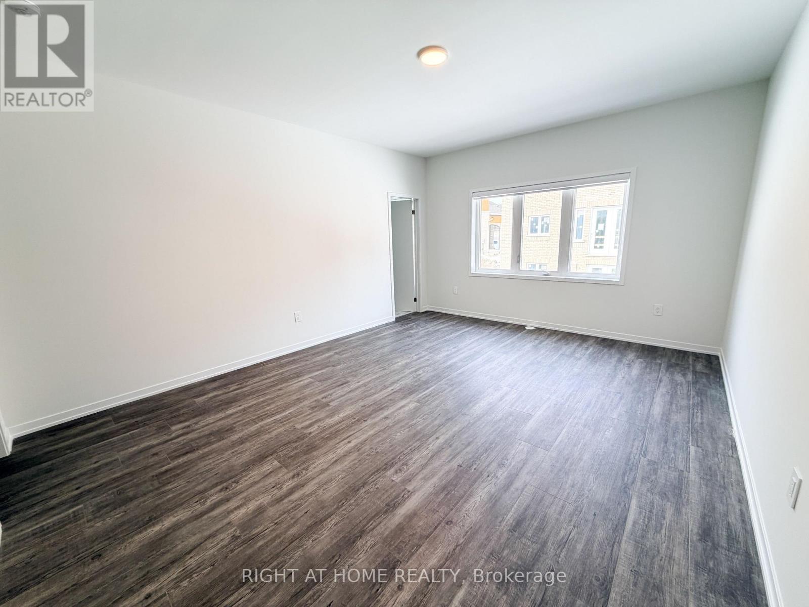 28 Helmkay Avenue, Richmond Hill, Ontario  L4E 3R4 - Photo 10 - N12842200