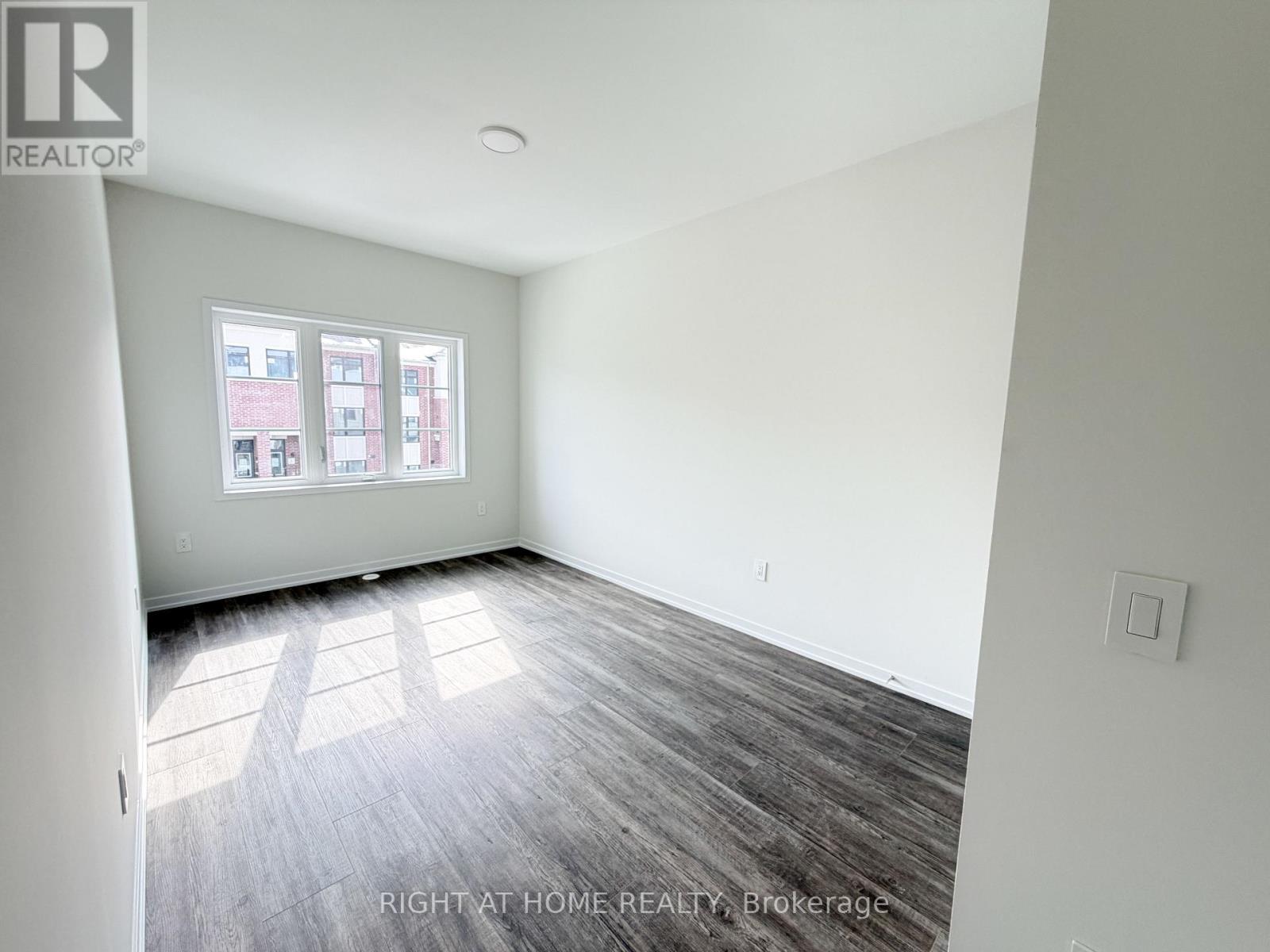 28 Helmkay Avenue, Richmond Hill, Ontario  L4E 3R4 - Photo 13 - N12842200