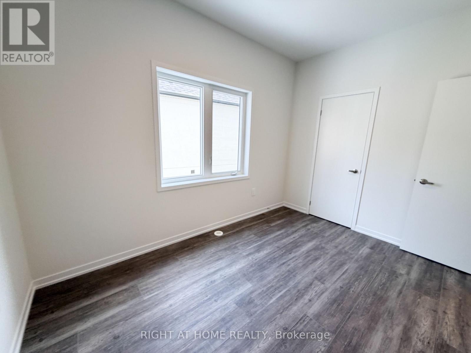 28 Helmkay Avenue, Richmond Hill, Ontario  L4E 3R4 - Photo 14 - N12842200