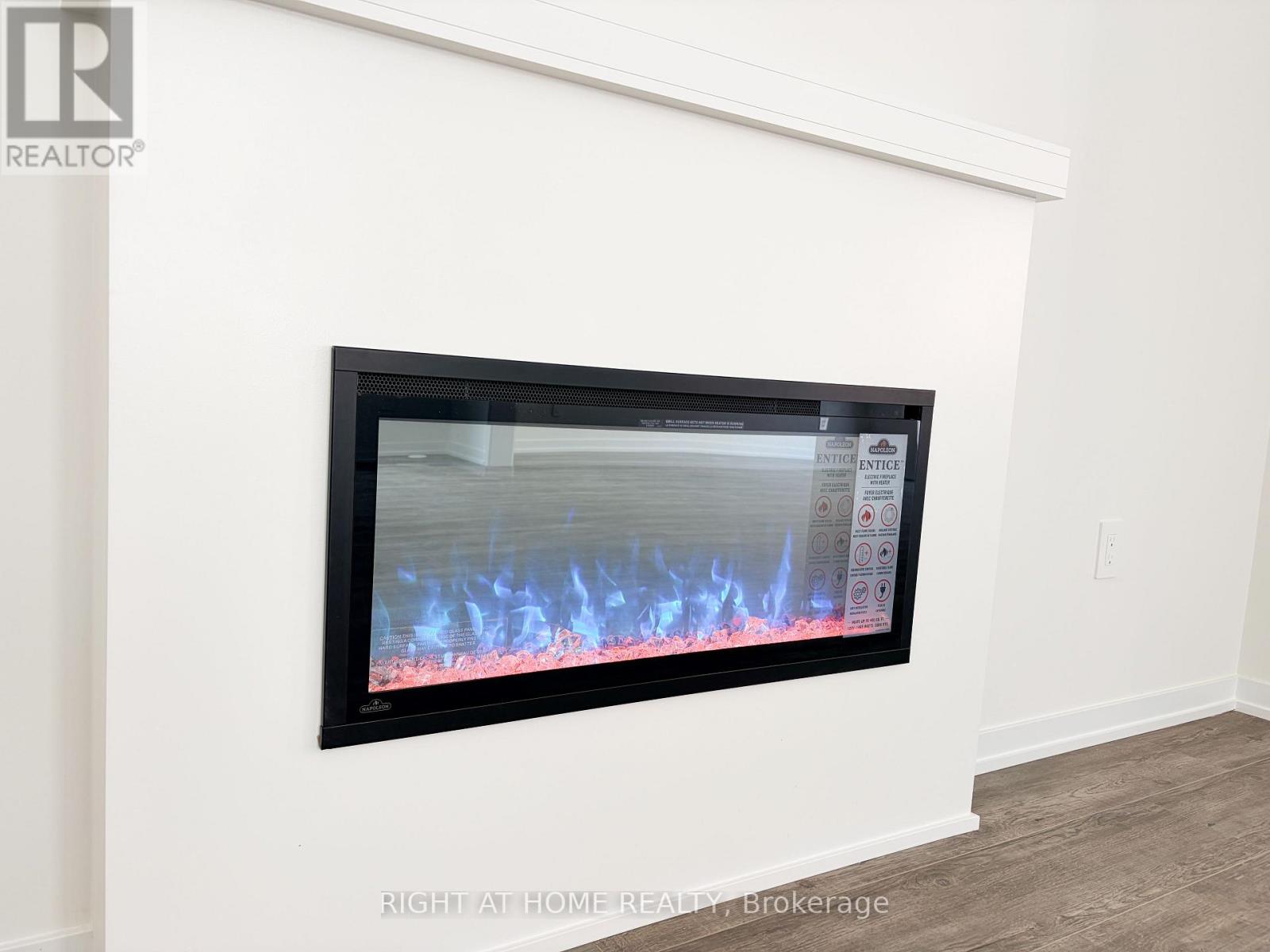 28 Helmkay Avenue, Richmond Hill, Ontario  L4E 3R4 - Photo 7 - N12842200