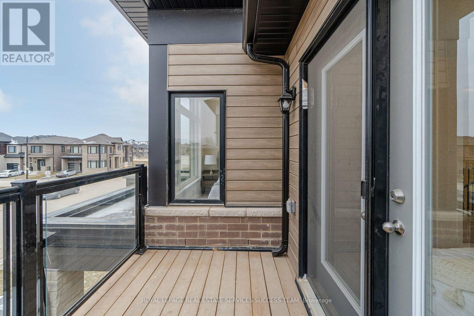 1496 Rose Way, Milton, Ontario  L9E 1V7 - Photo 16 - W12842202