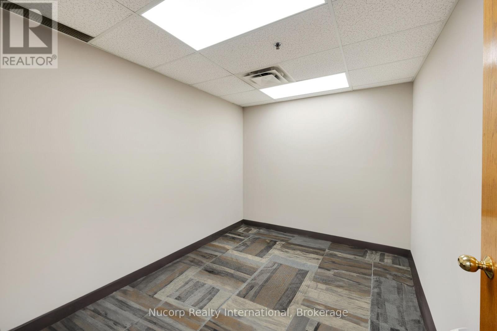 Unit #200 - 2709 Coventry Road, Oakville, Ontario  L6H 5V9 - Photo 12 - W12842214