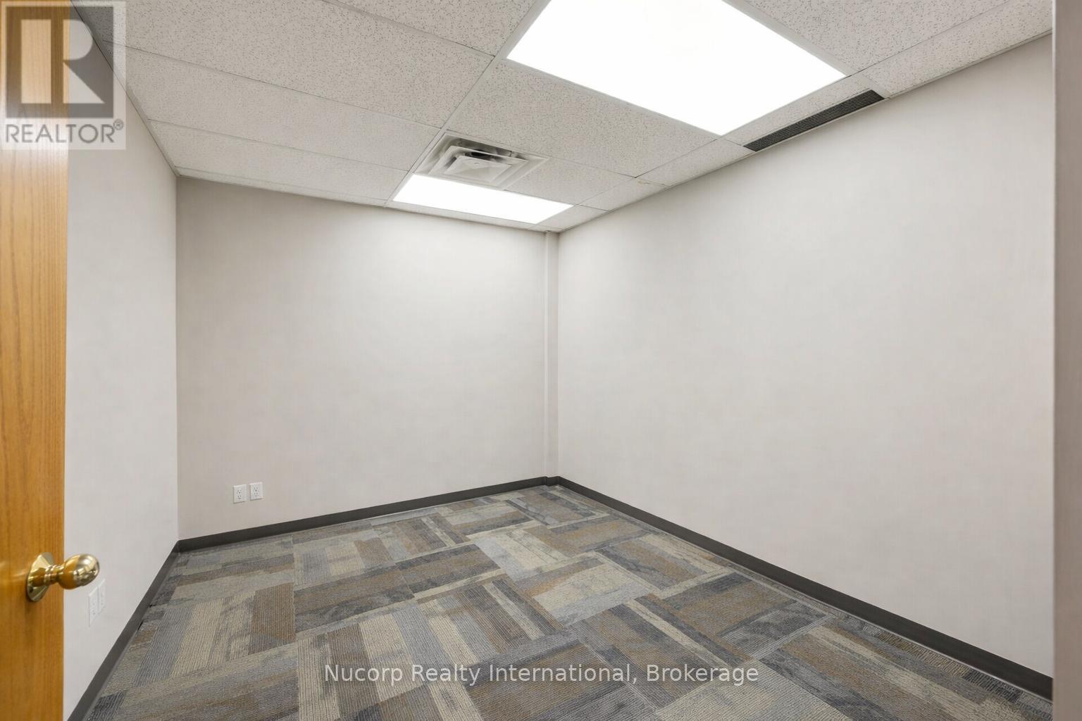 Unit #200 - 2709 Coventry Road, Oakville, Ontario  L6H 5V9 - Photo 13 - W12842214