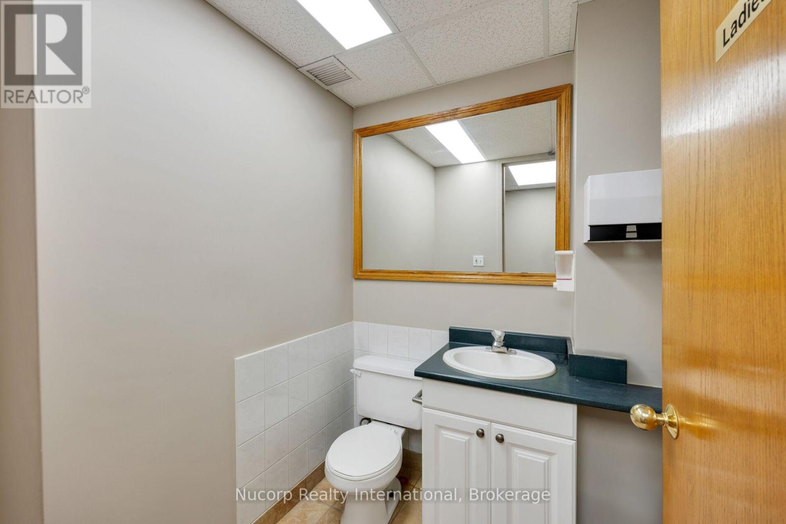 Unit #200 - 2709 Coventry Road, Oakville, Ontario  L6H 5V9 - Photo 16 - W12842214