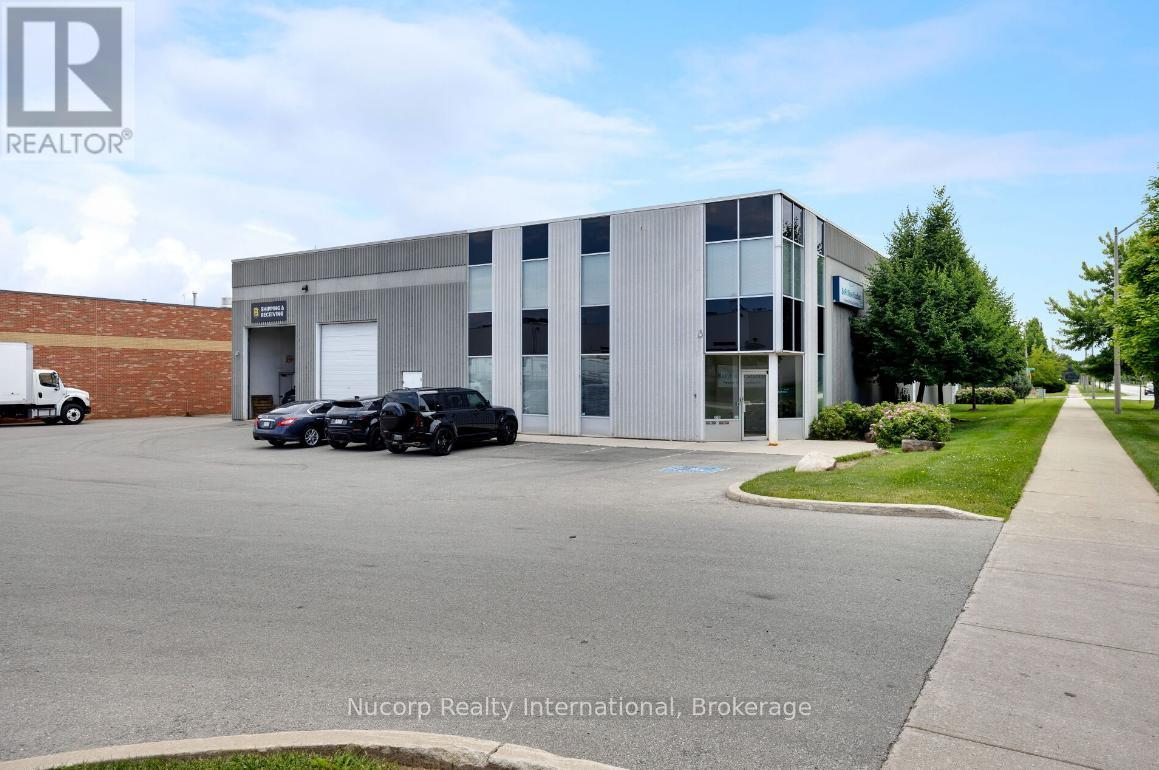 Unit #200 - 2709 Coventry Road, Oakville, Ontario  L6H 5V9 - Photo 2 - W12842214