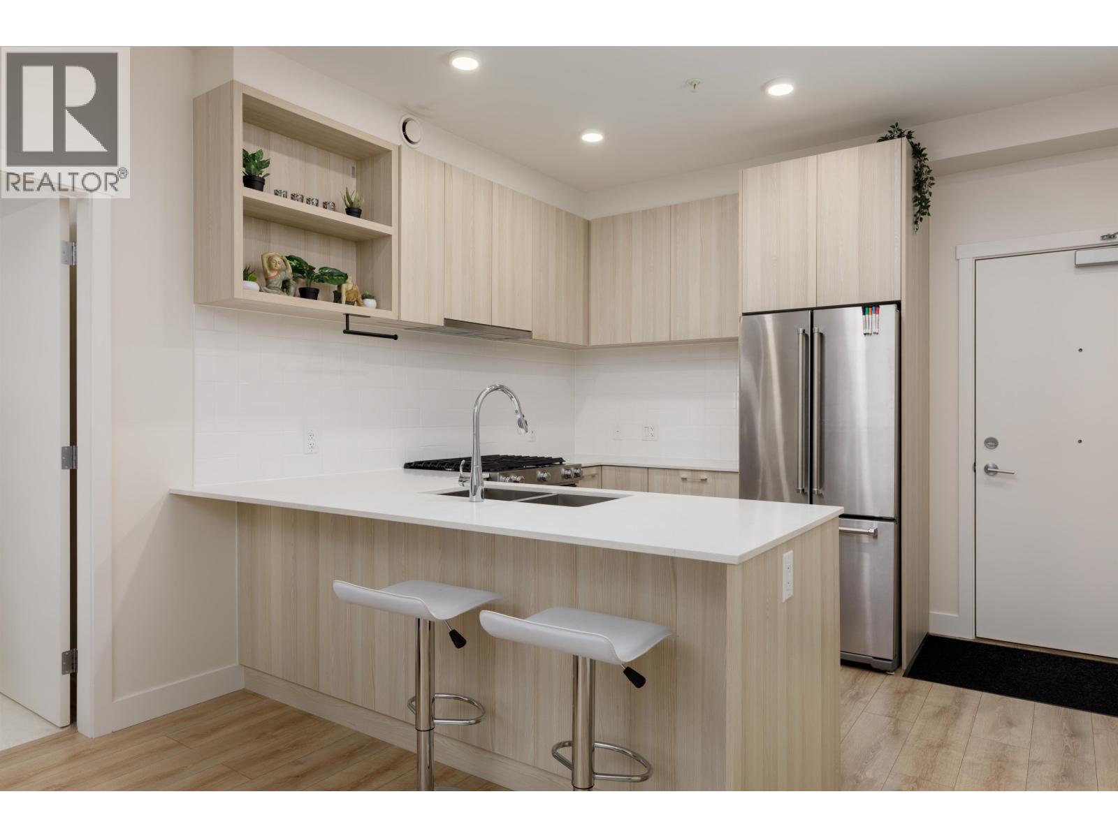 216 721 Anskar Court, Coquitlam, British Columbia  V3J 0L4 - Photo 3 - R3091086