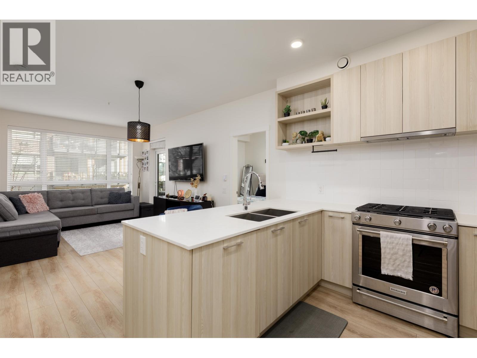 216 721 Anskar Court, Coquitlam, British Columbia  V3J 0L4 - Photo 4 - R3091086