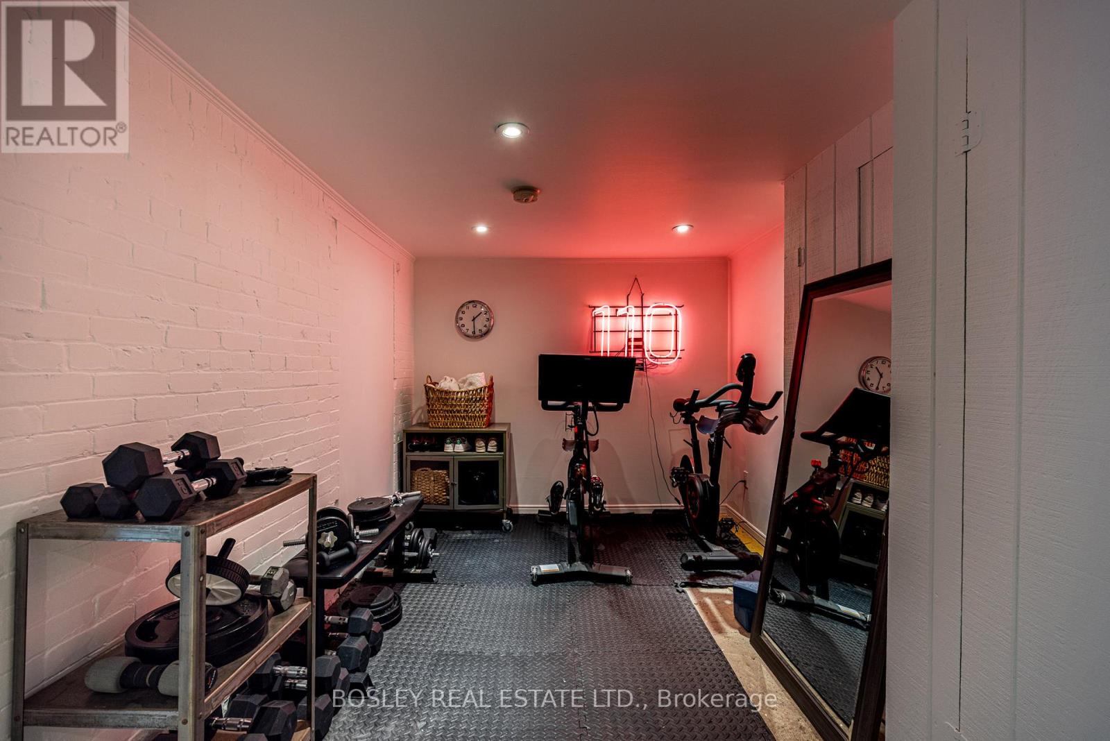 110 Grenadier Road, Toronto, Ontario  M6R 1R4 - Photo 43 - W12839176