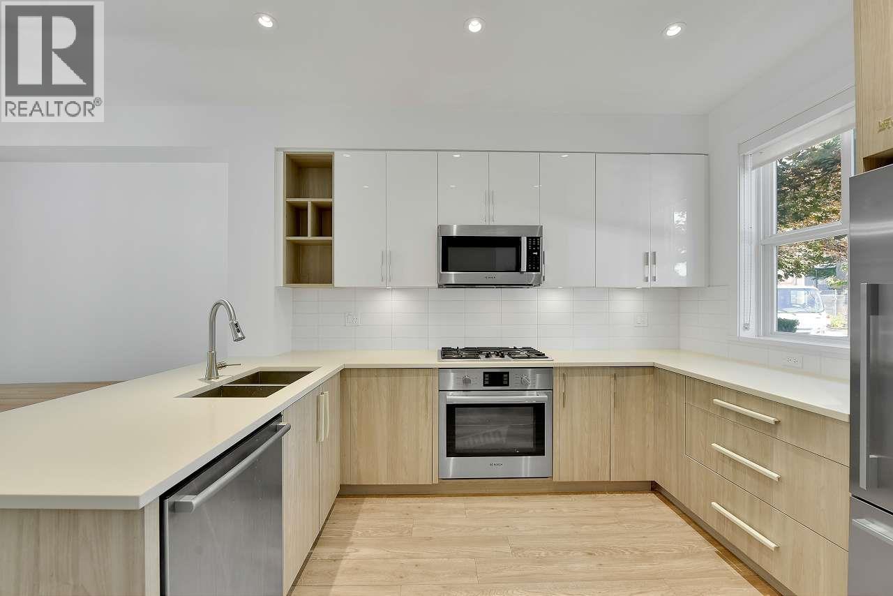 6 7039 Macpherson Avenue, Burnaby, British Columbia  V5J 4N4 - Photo 13 - R3095298