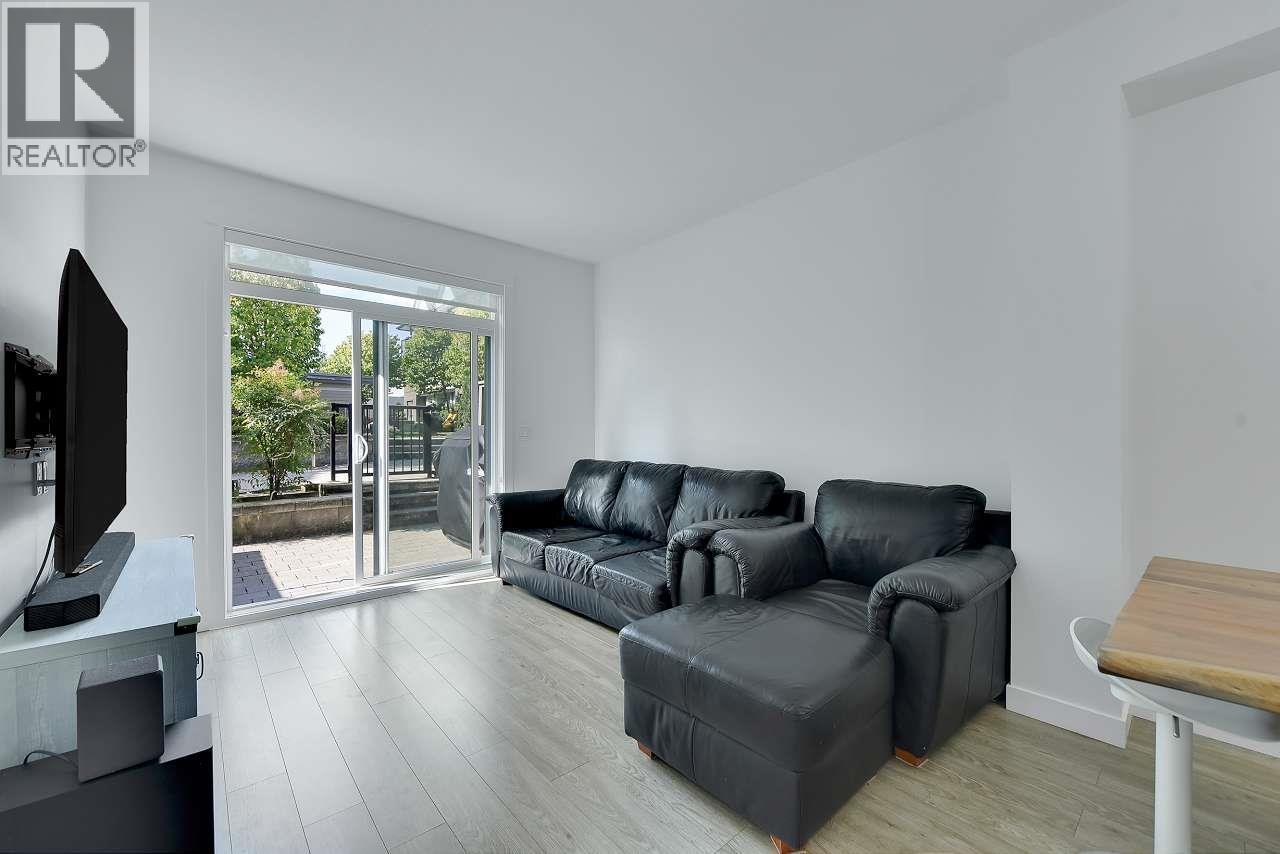 6 7039 Macpherson Avenue, Burnaby, British Columbia  V5J 4N4 - Photo 5 - R3095298