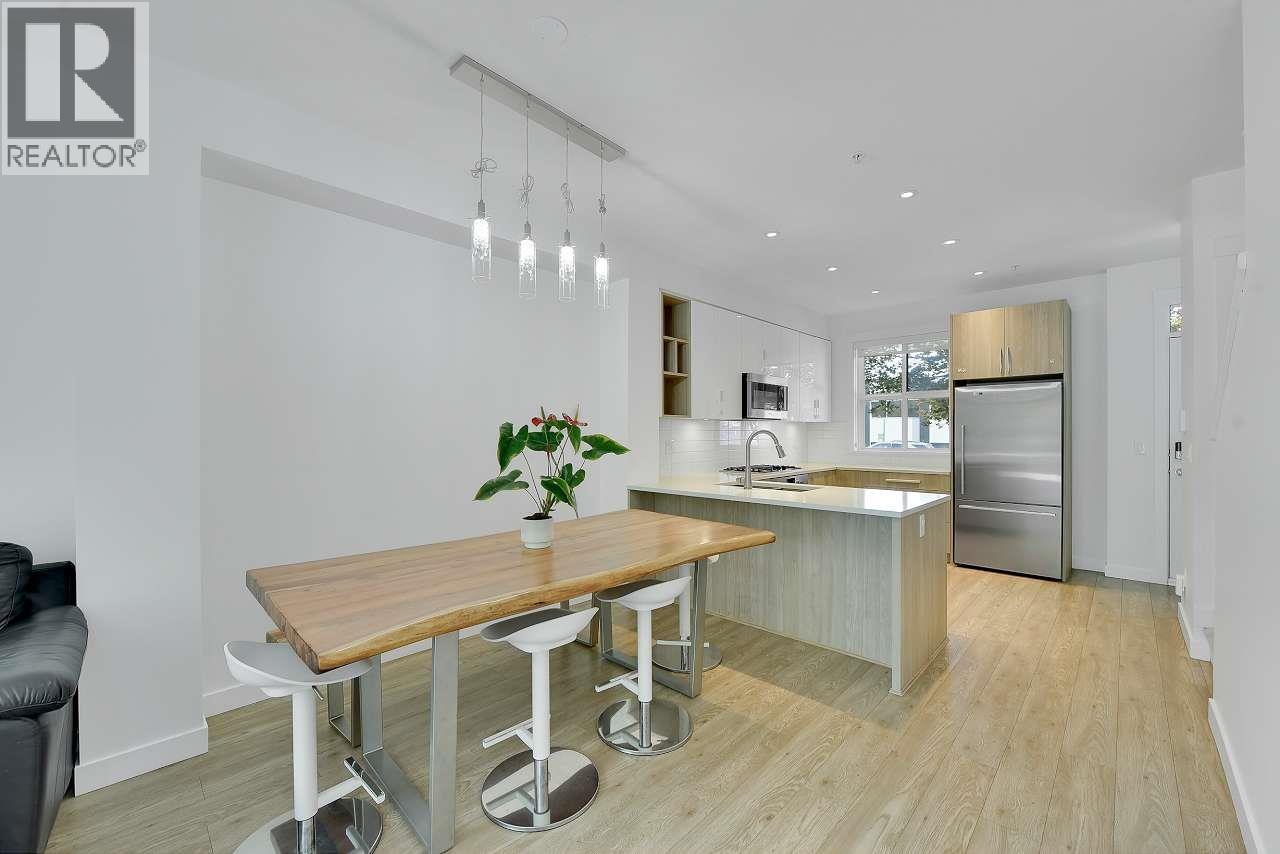 6 7039 Macpherson Avenue, Burnaby, British Columbia  V5J 4N4 - Photo 8 - R3095298