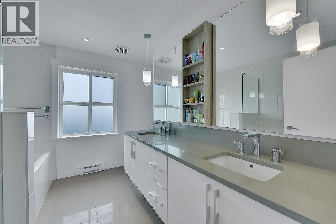 6 7039 Macpherson Avenue, Burnaby, British Columbia  V5J 4N4 - Photo 30 - R3095298