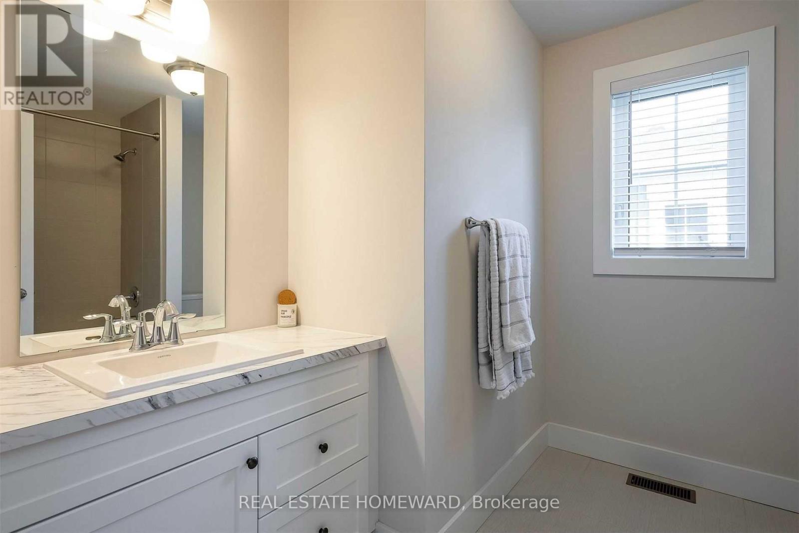 222 Yellow Birch Crescent, Blue Mountains, Ontario  L9Y 0R4 - Photo 15 - X12842232