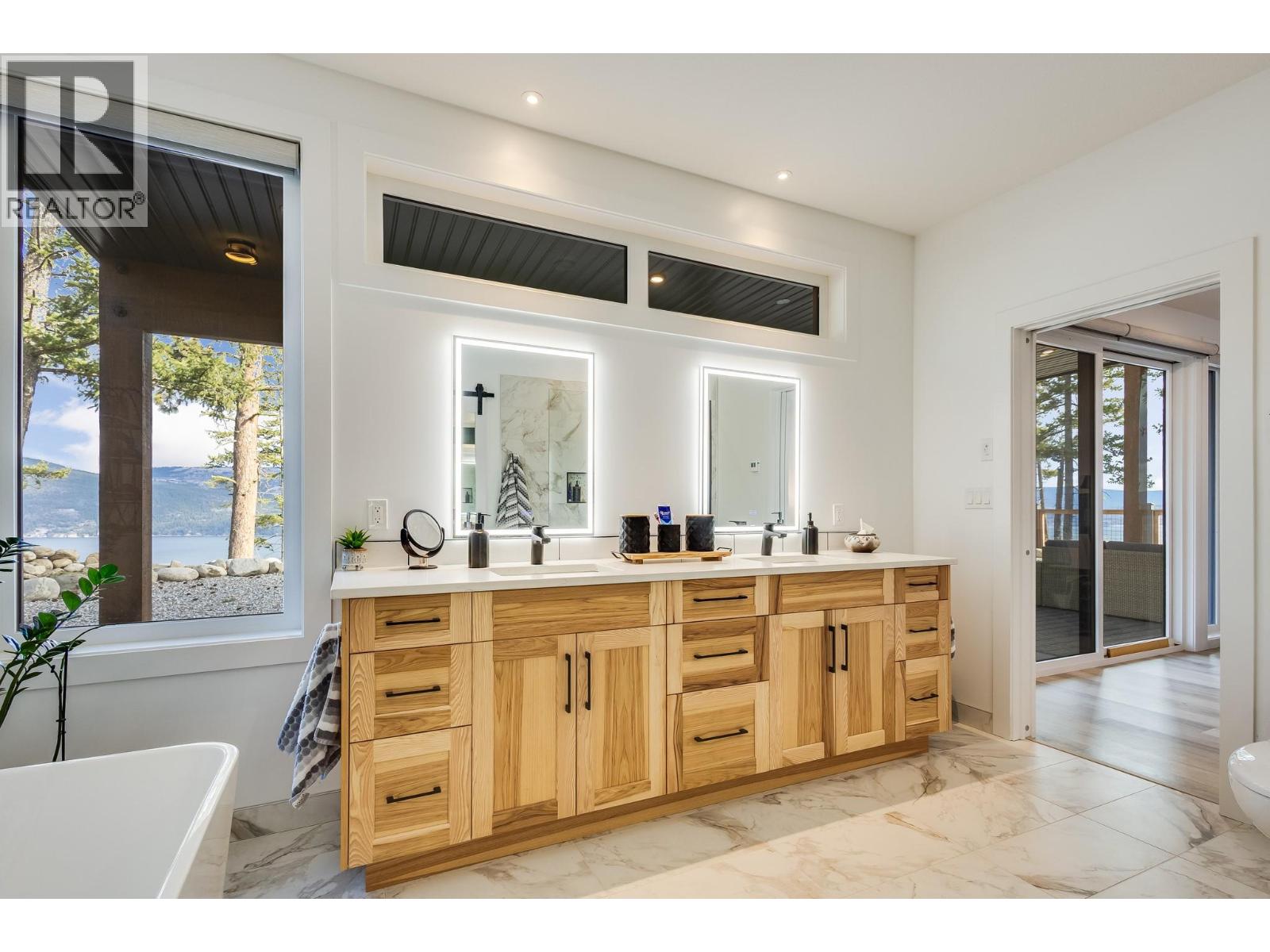 7235 Dunwaters Road, Kelowna, British Columbia  V1Z 3W4 - Photo 24 - 10375706