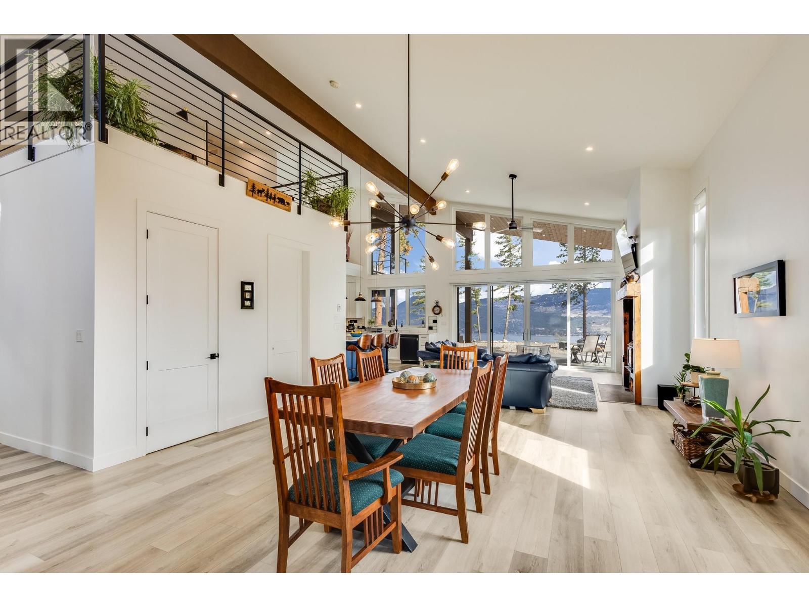 7235 Dunwaters Road, Kelowna, British Columbia  V1Z 3W4 - Photo 6 - 10375706