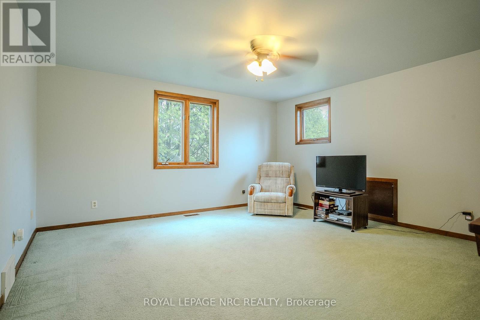 45 Ridgeway Road, Fort Erie (Crystal Beach), Ontario  L0S 1B0 - Photo 17 - X12841346