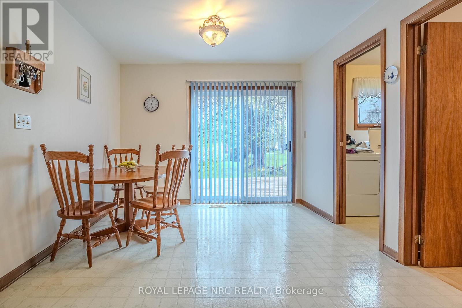 45 Ridgeway Road, Fort Erie (Crystal Beach), Ontario  L0S 1B0 - Photo 9 - X12841346