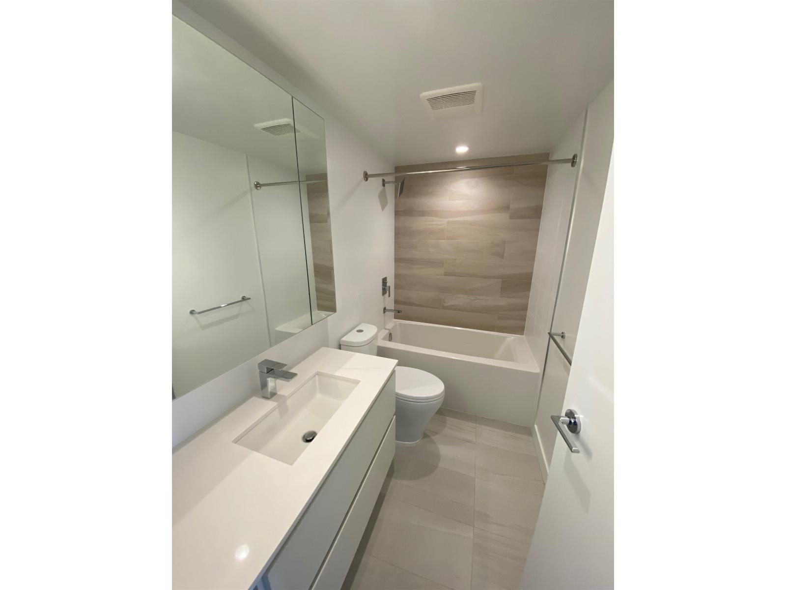 2107 13615 Fraser Highway, Surrey, British Columbia  V3T 0P7 - Photo 8 - R3095867