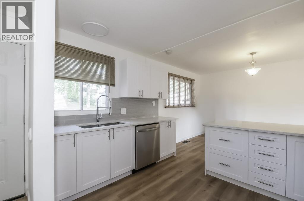 162 E 5th Avenue, Fort St. James, British Columbia  V0J 1P0 - Photo 2 - R3095476