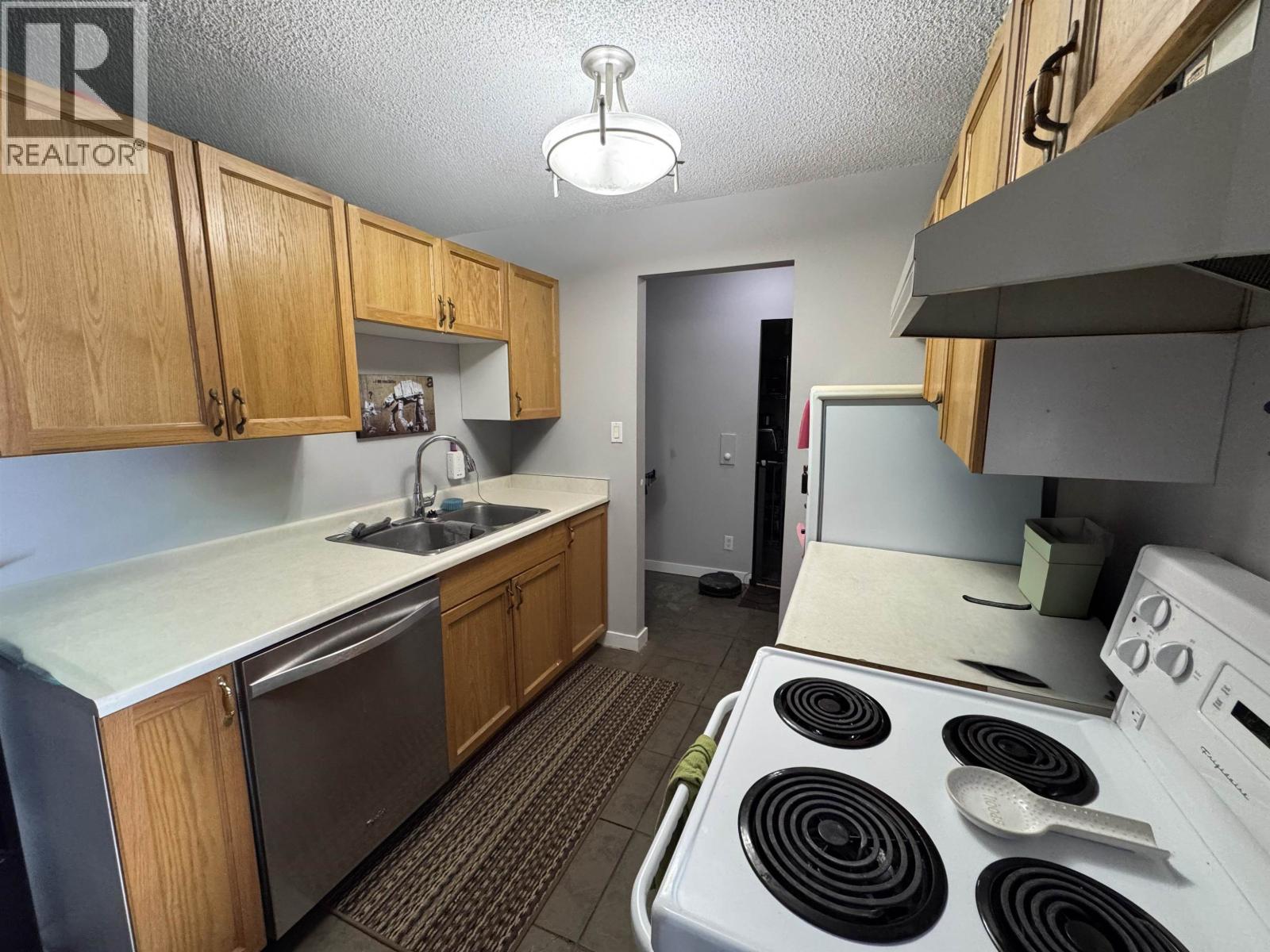 105 10216 102 Avenue, Fort St. John, British Columbia  V1J 2E5 - Photo 5 - R3094054