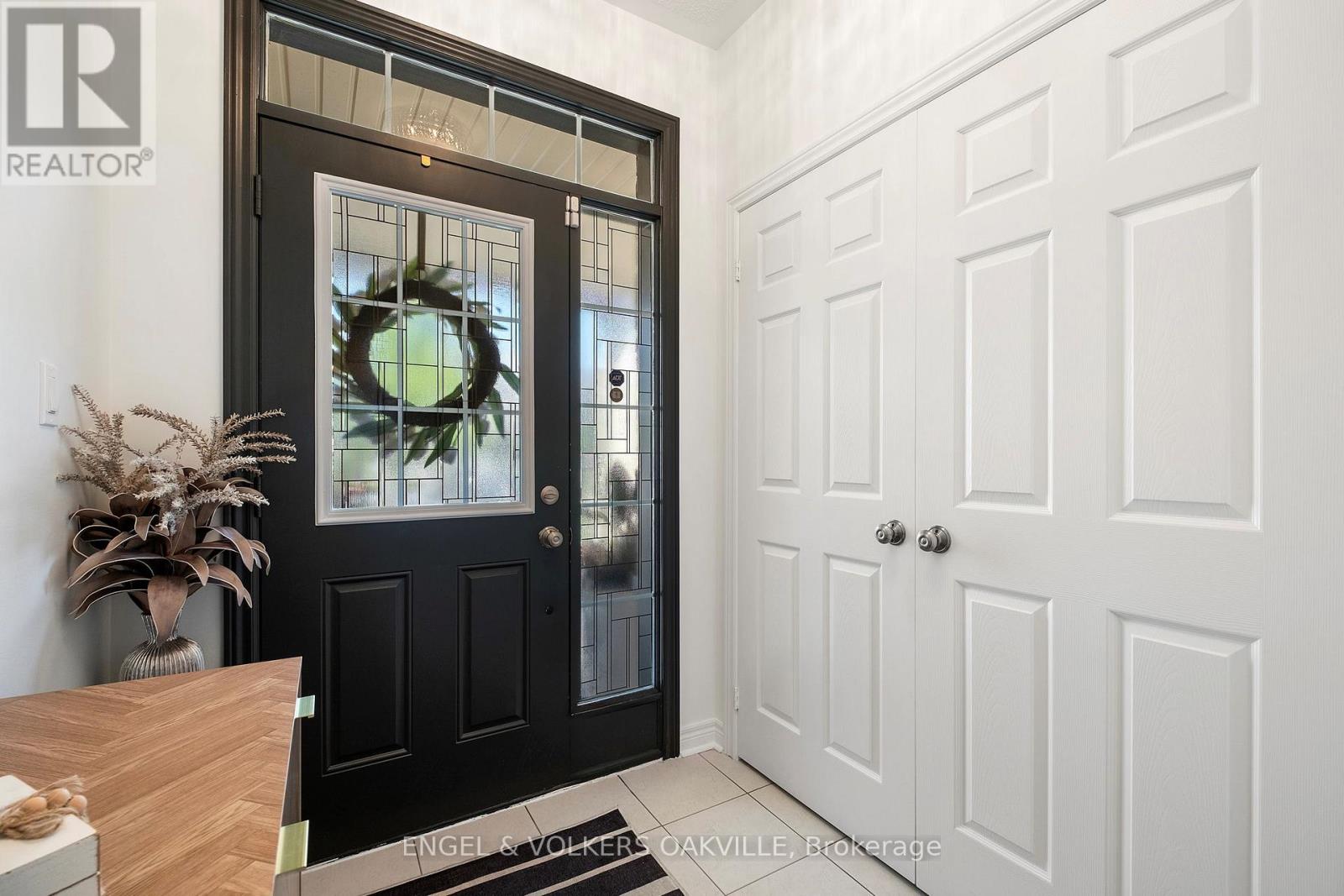 33 Sharpe Crescent, New Tecumseth (Tottenham), Ontario  L0G 1W0 - Photo 4 - N12842244