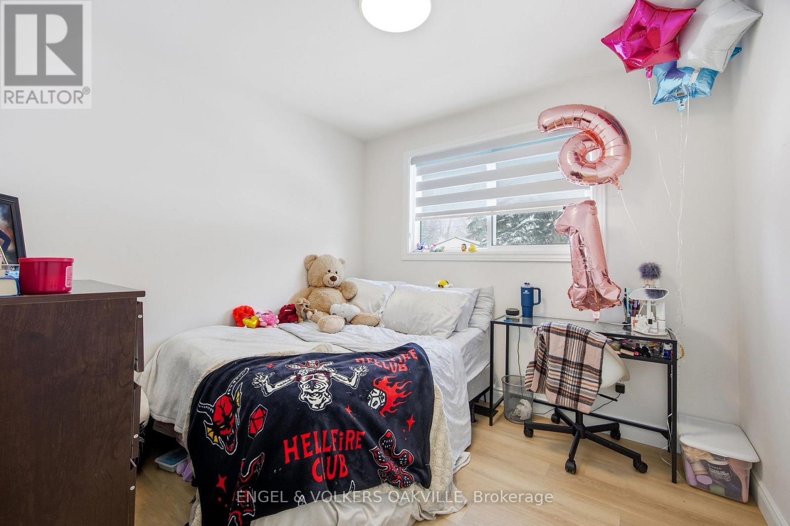 206 Yeates Avenue, Barrie (Painswick North), Ontario  L4N 4C6 - Photo 12 - S12842246