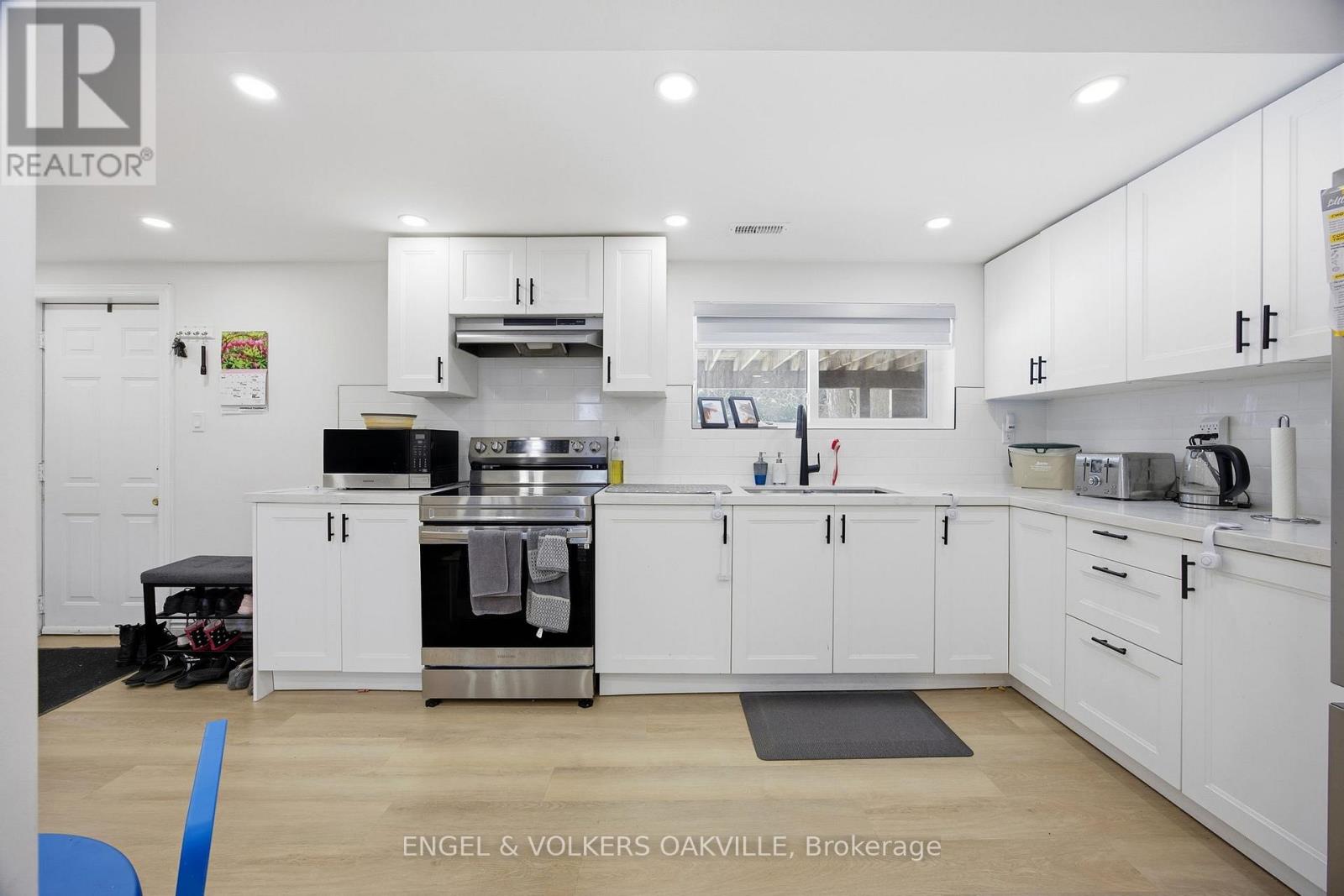 206 Yeates Avenue, Barrie (Painswick North), Ontario  L4N 4C6 - Photo 19 - S12842246