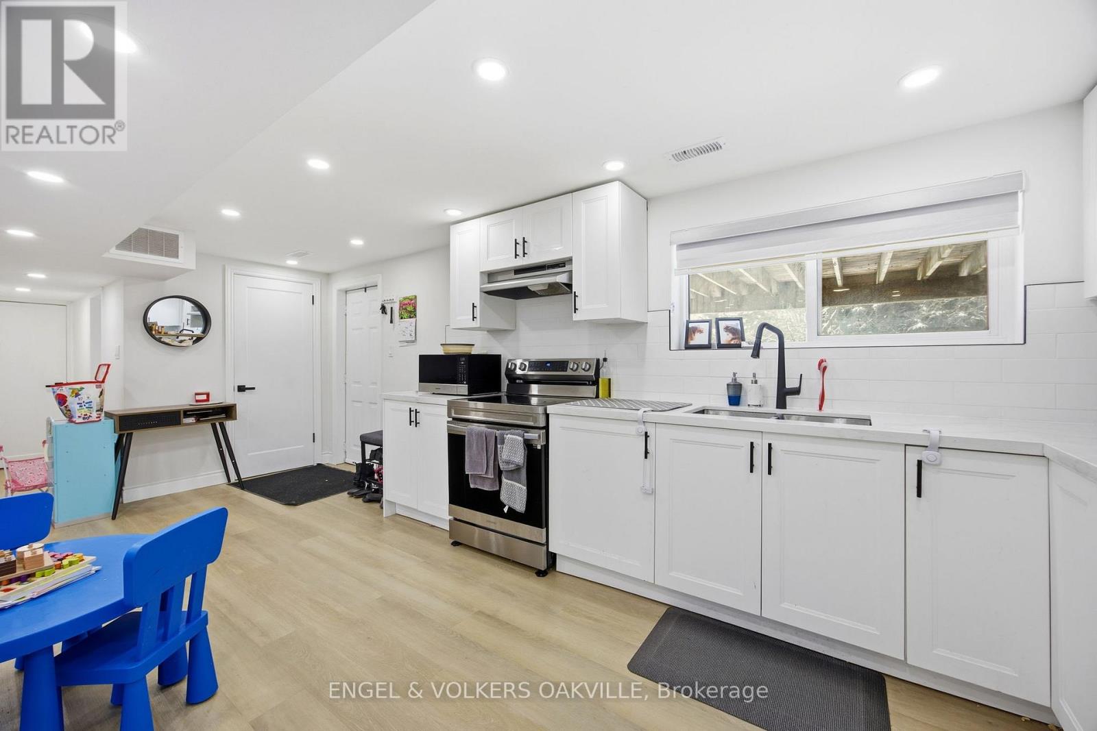 206 Yeates Avenue, Barrie (Painswick North), Ontario  L4N 4C6 - Photo 20 - S12842246