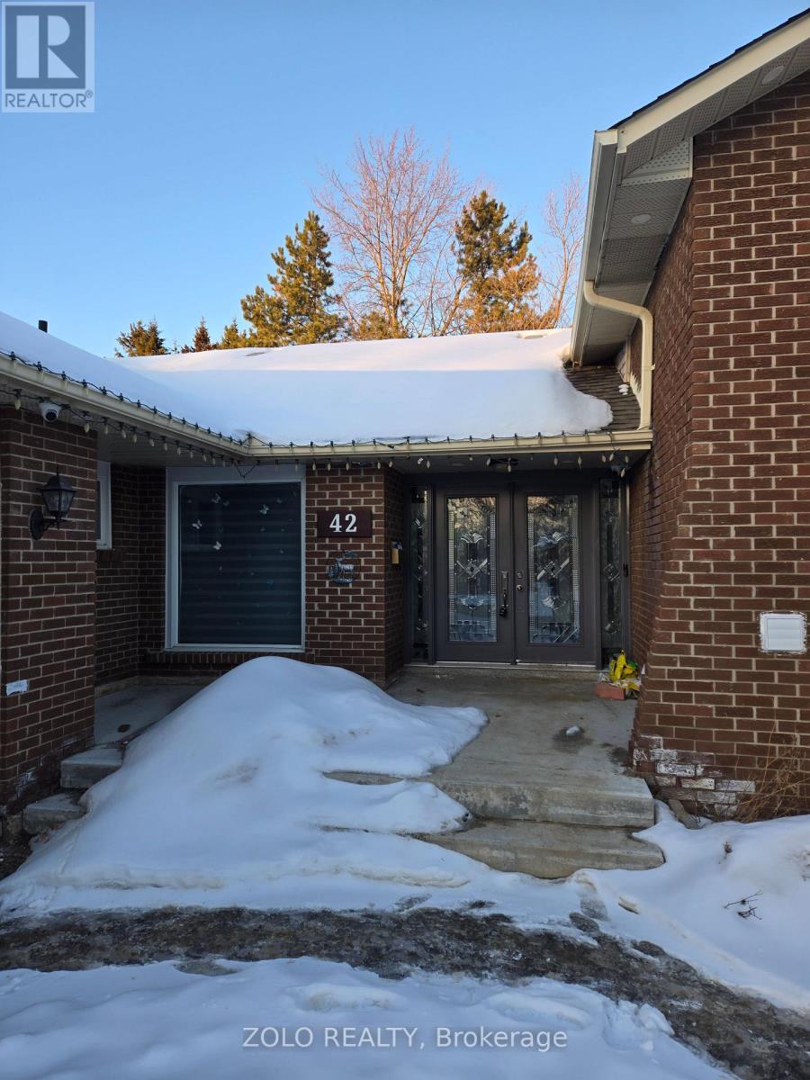 42 Boreham Circle, Brampton, Ontario  L6Z 1T4 - Photo 2 - W12842242