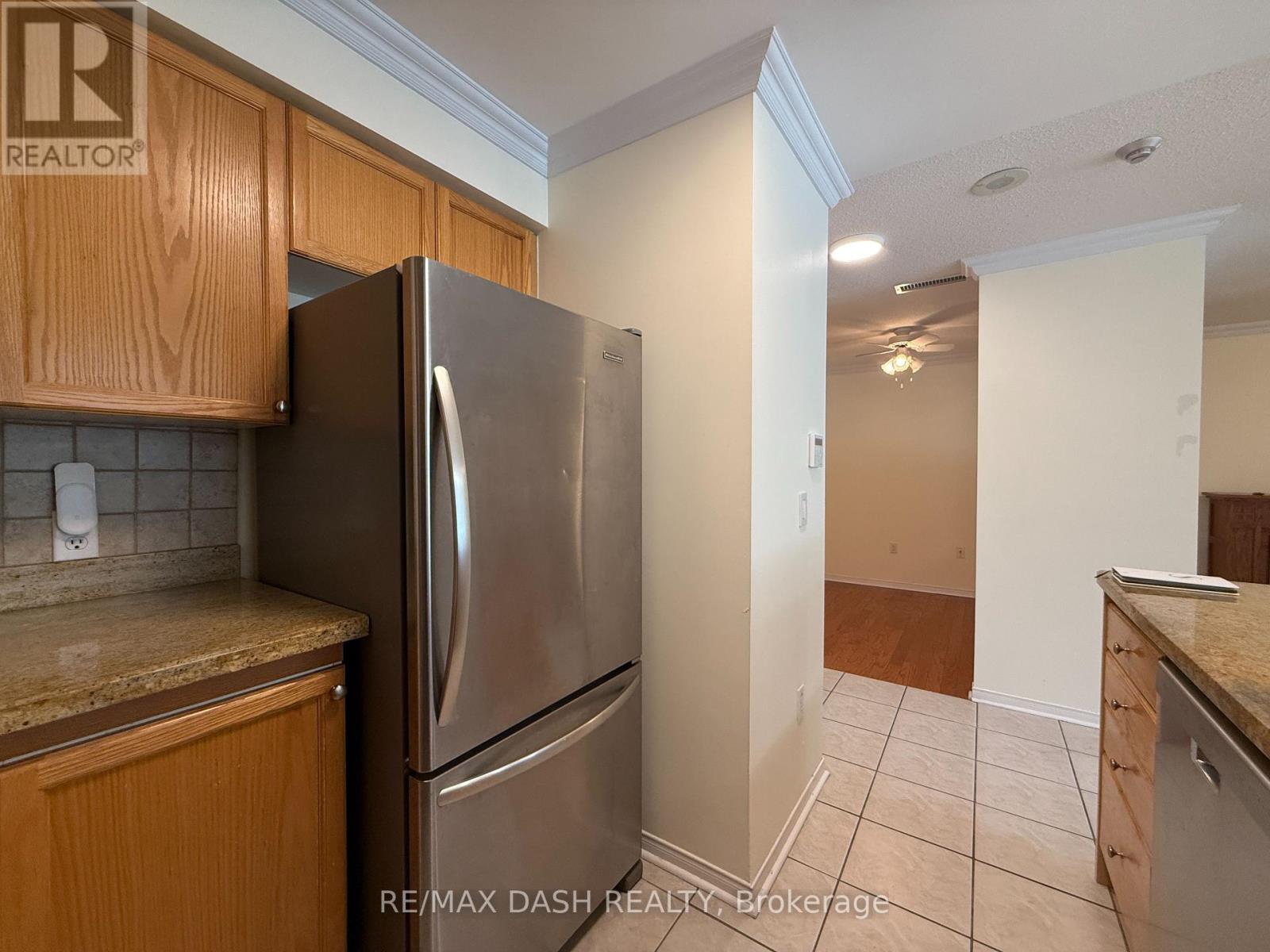 106 - 17 Michael Power Place, Toronto, Ontario  M9A 5G5 - Photo 11 - W12842250