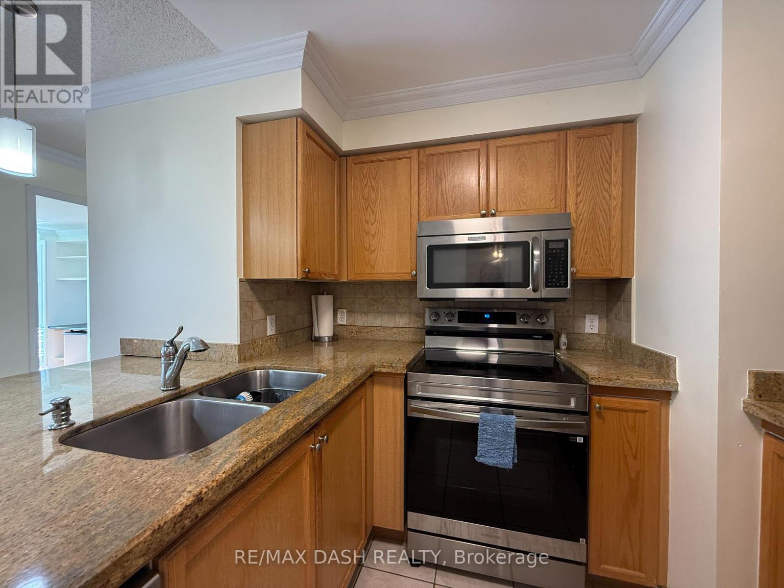 106 - 17 Michael Power Place, Toronto, Ontario  M9A 5G5 - Photo 6 - W12842250