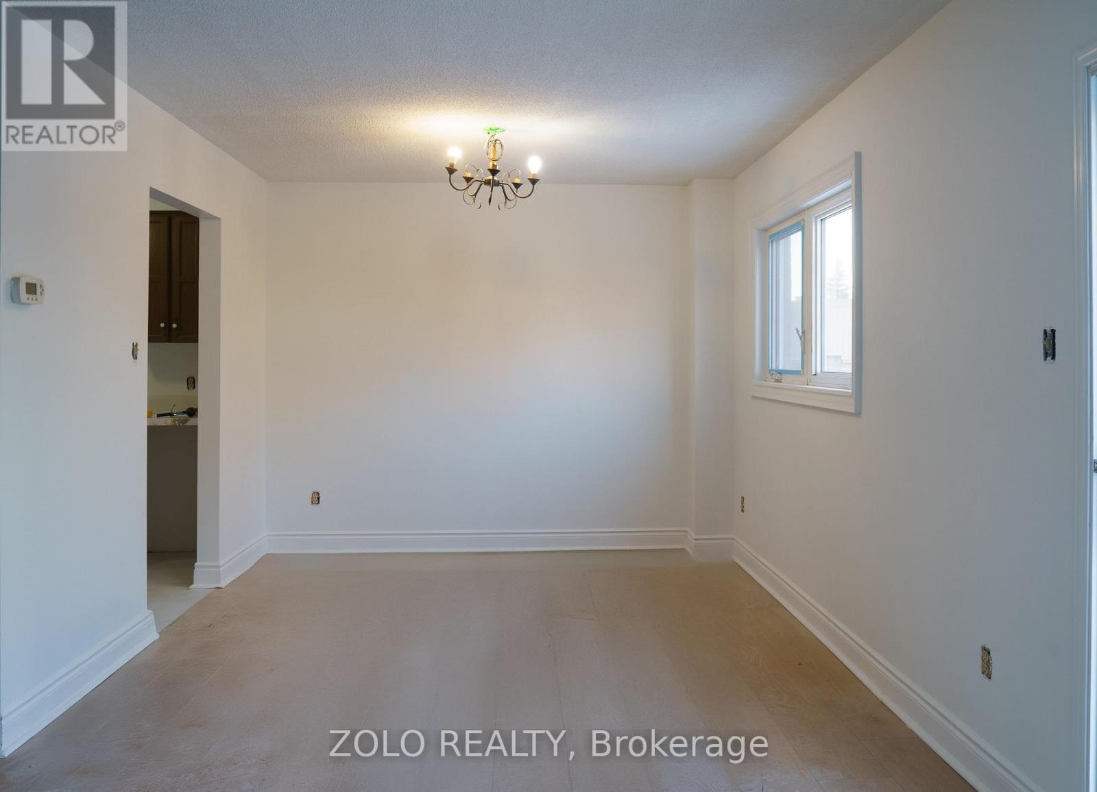 655 Paragon Place E, Mississauga, Ontario  L5B 2Z6 - Photo 6 - W12842254