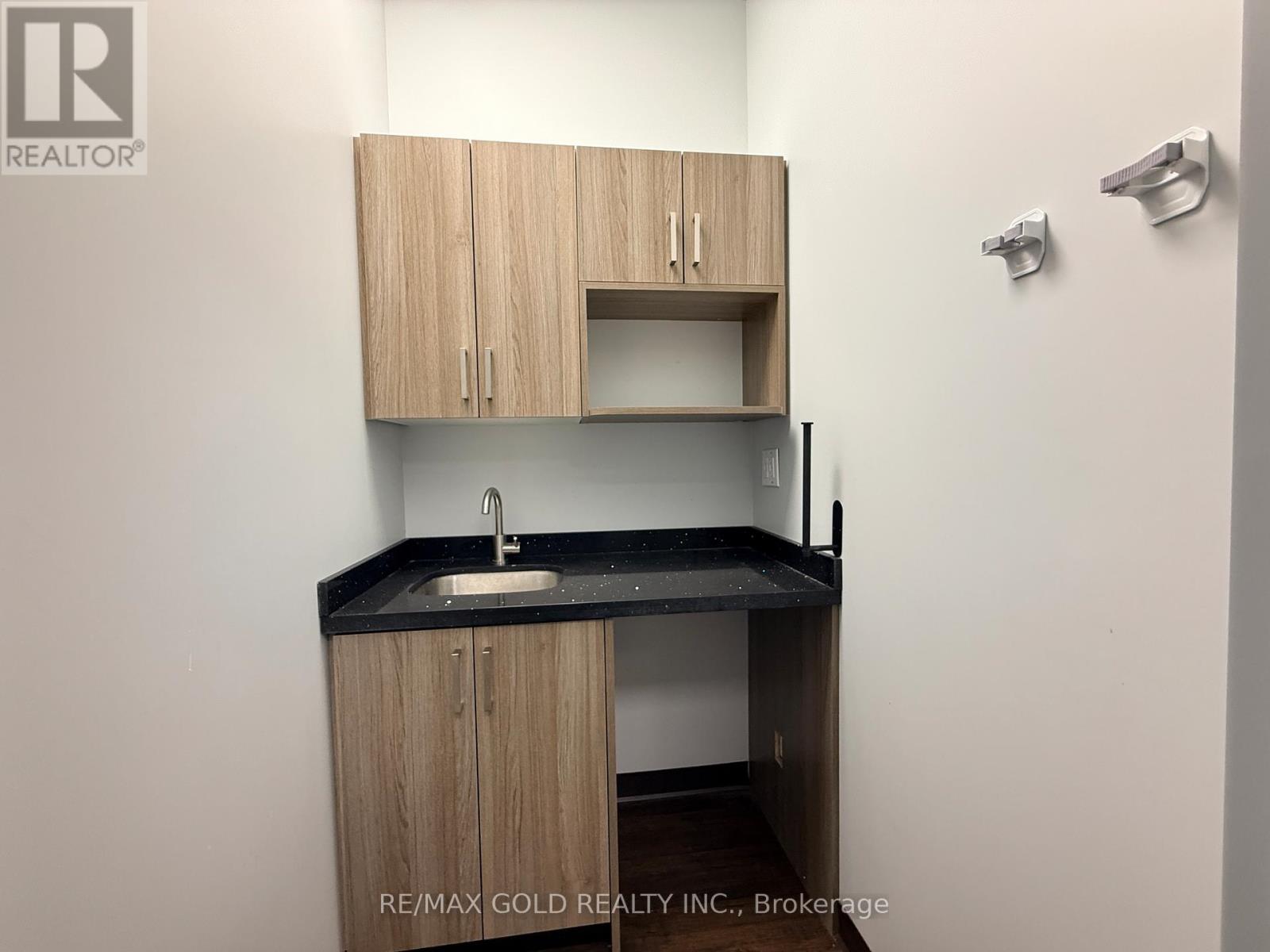 231 - 3465 Platinum Drive, Mississauga, Ontario  L5M 2S1 - Photo 5 - W12833848