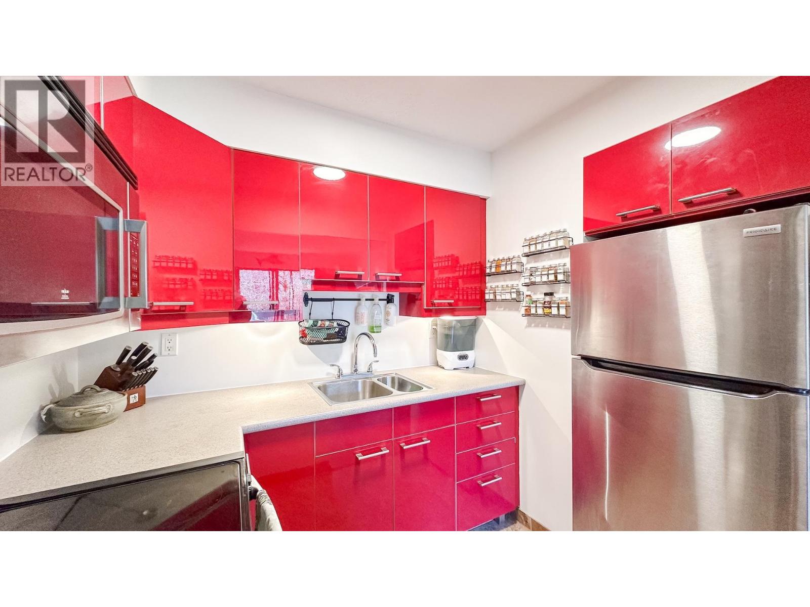 202 2080 Maple Street, Vancouver, British Columbia  V6J 4P9 - Photo 1 - R3095808