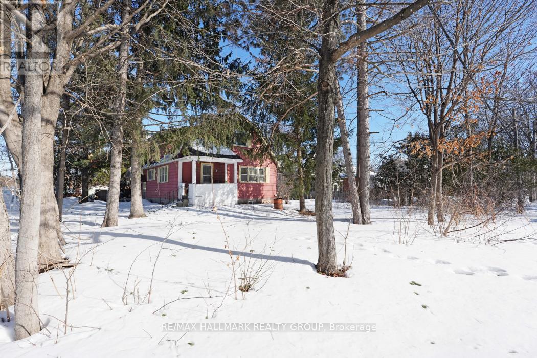 641 Tweedsmuir Avenue, Ottawa, Ontario  K1Z 5P7 - Photo 8 - X12837488